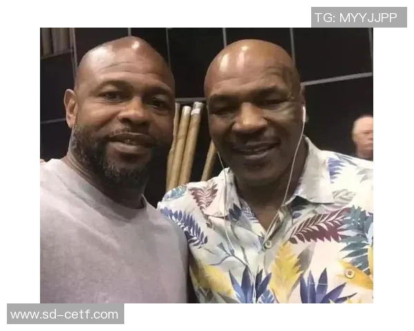 2020年泰森与小罗伊琼斯的传奇对决重燃拳坛激情与回忆